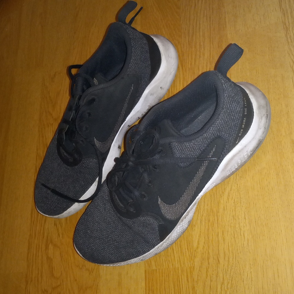 Women sneakers 8.5